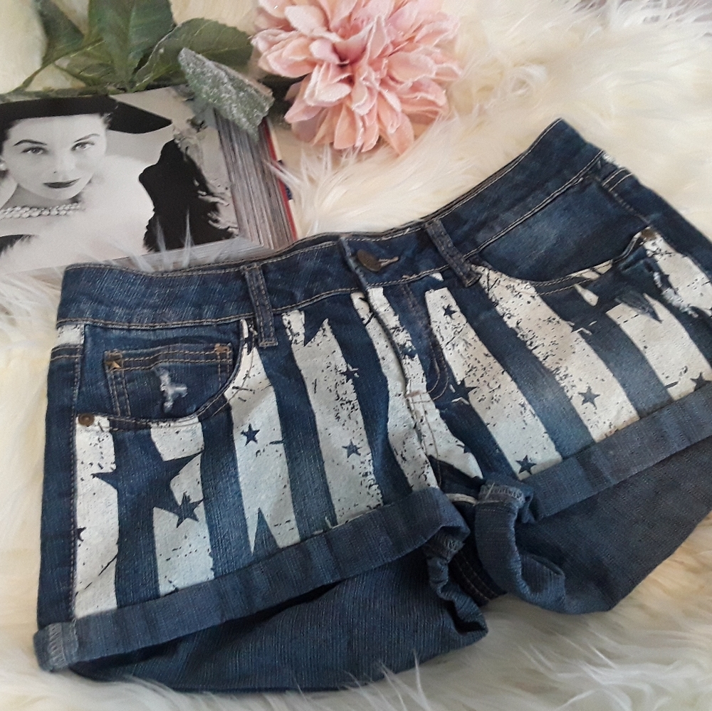(LEI) Stars & Stripes Mini Stretch Denim Shorts